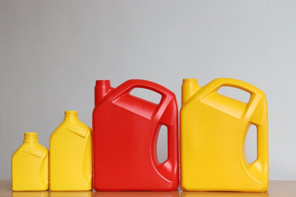 Blowplast Doubles PCR in Lubricant Bottles with ExxonMobil’s Enable™ 4002 Polyethylene