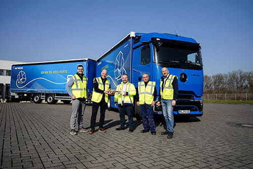 PALM expands its electric fleet with one of the first Mercedes-Benz eActros 600 L at Packwell Monheim